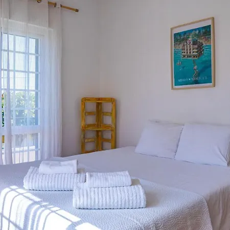 Mr Ziggy's Surfhouse Bed and breakfast 2*