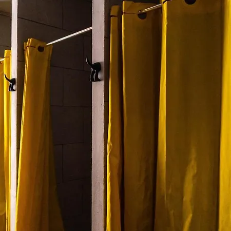 Mr Ziggy's Surfhouse فندق مبيت وإفطار 2*